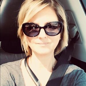 Meet your Posher, Elena